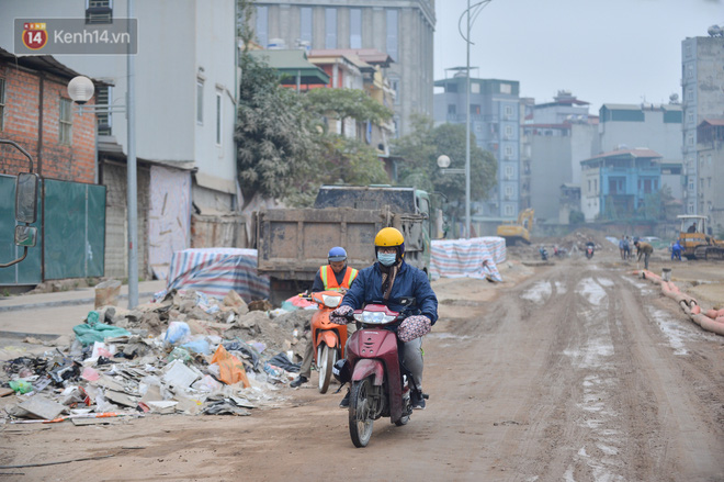 Công trình ngổn ngang tại con đường dài 1,3km 'treo' gần 20 năm giữa Thủ đô khiến người dân khó chịu khi đi qua - 18 Công trình ngổn ngang tại con đường dài 1,3km 'treo' gần 20 năm giữa Thủ đô khiến người dân khó chịu khi đi qua - 18