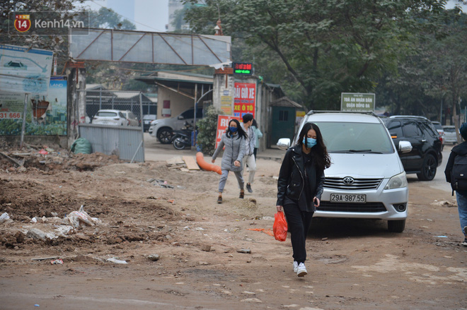 Công trình ngổn ngang tại con đường dài 1,3km 'treo' gần 20 năm giữa Thủ đô khiến người dân khó chịu khi đi qua - 9 Công trình ngổn ngang tại con đường dài 1,3km 'treo' gần 20 năm giữa Thủ đô khiến người dân khó chịu khi đi qua - 9