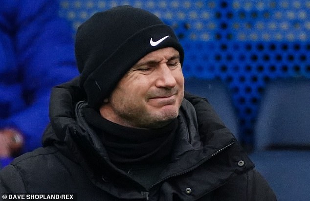 Lampard bị sa thải, Mourinho nhắn nhủ: 'Đó là sự tàn khốc của bóng đá' Lampard bị sa thải, Mourinho nhắn nhủ: 'Đó là sự tàn khốc của bóng đá'