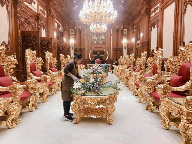 Xôn xao đám cưới 'khủng' tại lâu đài dát vàng ở Ninh Bình: Thực đơn gồm súp tổ yến, gan ngỗng Pháp, cua Hoàng đế Alaska; mời cả ca sĩ Cẩm Ly và Quốc Đại trình diễn - 4 Xôn xao đám cưới 'khủng' tại lâu đài dát vàng ở Ninh Bình: Thực đơn gồm súp tổ yến, gan ngỗng Pháp, cua Hoàng đế Alaska; mời cả ca sĩ Cẩm Ly và Quốc Đại trình diễn - 4
