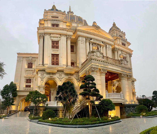 Xôn xao đám cưới 'khủng' tại lâu đài dát vàng ở Ninh Bình: Thực đơn gồm súp tổ yến, gan ngỗng Pháp, cua Hoàng đế Alaska; mời cả ca sĩ Cẩm Ly và Quốc Đại trình diễn - 3 Xôn xao đám cưới 'khủng' tại lâu đài dát vàng ở Ninh Bình: Thực đơn gồm súp tổ yến, gan ngỗng Pháp, cua Hoàng đế Alaska; mời cả ca sĩ Cẩm Ly và Quốc Đại trình diễn - 3