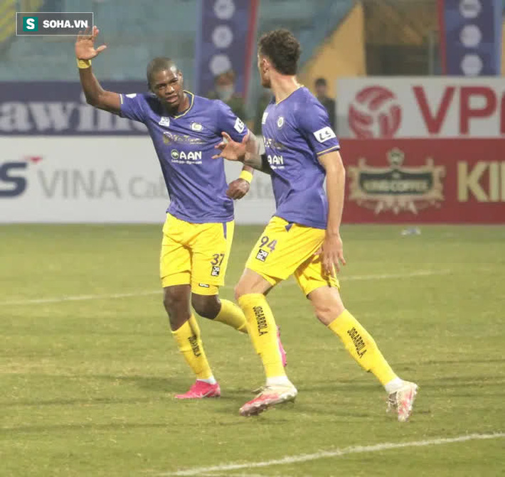 HLV Chu Đình Nghiêm: Cứ đá thế này thì Hà Nội FC phải vào nhóm trụ hạng mất - 2 HLV Chu Đình Nghiêm: Cứ đá thế này thì Hà Nội FC phải vào nhóm trụ hạng mất - 2