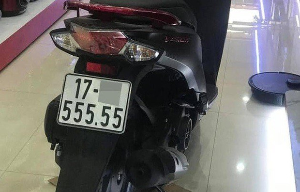 Bốc trúng biển 'ngũ quý 5', chủ xe Vison bán lại với giá 'khủng' Bốc trúng biển 'ngũ quý 5', chủ xe Vison bán lại với giá 'khủng'