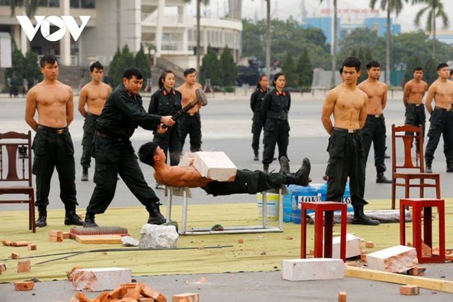 Triển khai nhiều vòng, nhiều lớp, bảo đảm tuyệt đối an toàn Đại hội Đảng XIII - 3 Triển khai nhiều vòng, nhiều lớp, bảo đảm tuyệt đối an toàn Đại hội Đảng XIII - 3