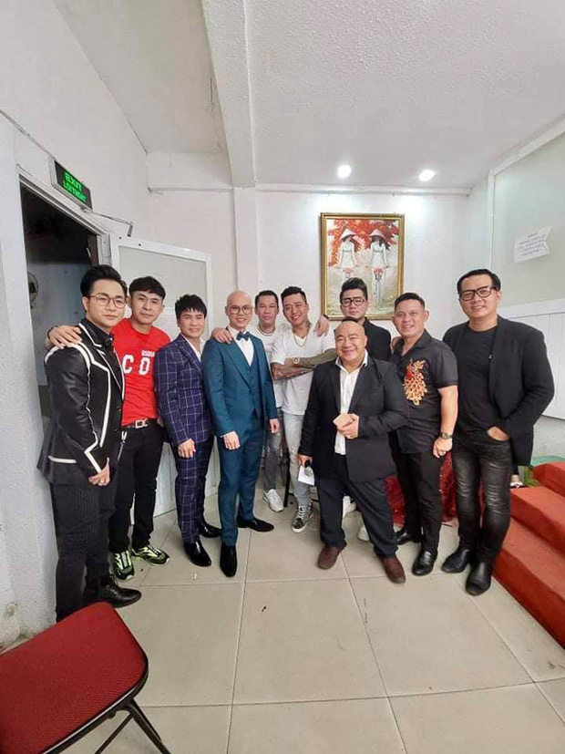 Tuấn Hưng, Phan Đinh Tùng cùng dàn sao Việt cùng góp mặt trong đêm nhạc gây quỹ cho 3 con cố ca sĩ Vân Quang Long - 1 Tuấn Hưng, Phan Đinh Tùng cùng dàn sao Việt cùng góp mặt trong đêm nhạc gây quỹ cho 3 con cố ca sĩ Vân Quang Long - 1