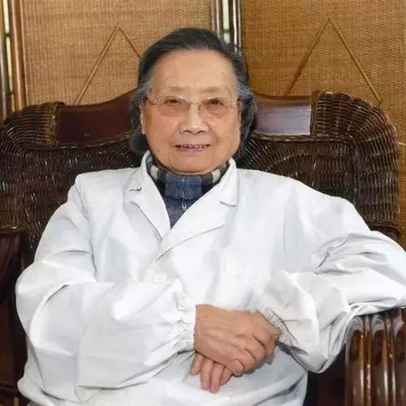 Nữ bác sĩ 100 tuổi có khuôn mặt hồng hào, mái tóc dày: Bí quyết sức khỏe của bà là không bao giờ ăn 2 thứ Nữ bác sĩ 100 tuổi có khuôn mặt hồng hào, mái tóc dày: Bí quyết sức khỏe của bà là không bao giờ ăn 2 thứ