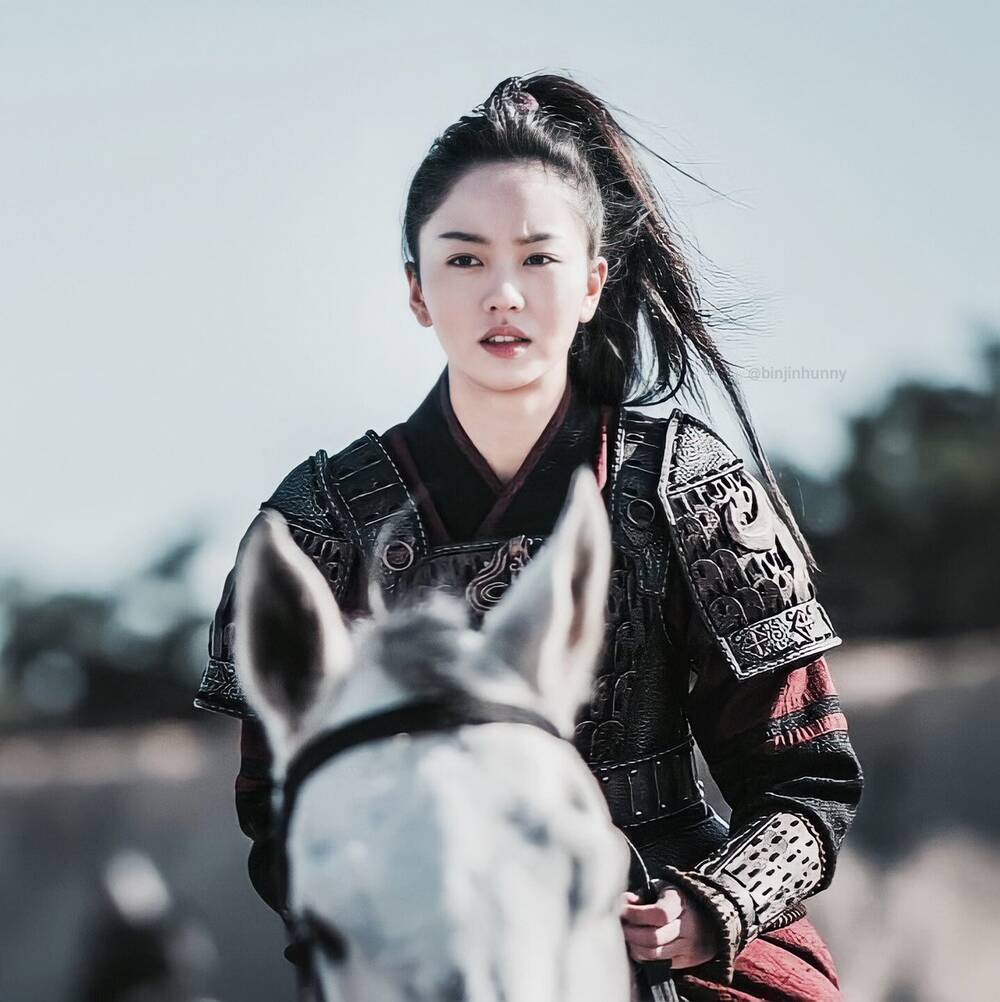 'Mọt phim' mê mệt tạo hình nữ tướng của Kim So Hyun trong phim mới - 2 'Mọt phim' mê mệt tạo hình nữ tướng của Kim So Hyun trong phim mới - 2