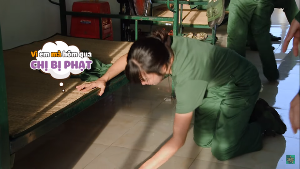 Khánh Vân 'chuộc lỗi' cực dễ thương với Diệu Nhi: Dùng tay không phủi bụi trên giường của đàn chị - 8 Khánh Vân 'chuộc lỗi' cực dễ thương với Diệu Nhi: Dùng tay không phủi bụi trên giường của đàn chị - 8