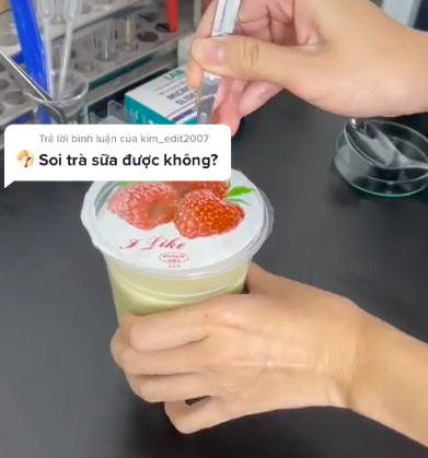 Thử soi trà sữa vỉa hè dưới kính hiển vi: TikToker nhận về 7 triệu view trong một ngày, khiến hàng ngàn người sợ hãi không dám uống Thử soi trà sữa vỉa hè dưới kính hiển vi: TikToker nhận về 7 triệu view trong một ngày, khiến hàng ngàn người sợ hãi không dám uống