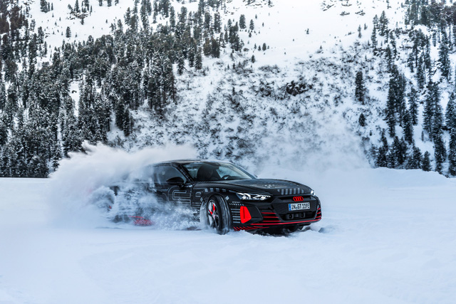 Audi E-Tron GT - Kỳ phùng địch thủ Porsche Taycan chốt lịch ra mắt đầu tháng 2 - 4 Audi E-Tron GT - Kỳ phùng địch thủ Porsche Taycan chốt lịch ra mắt đầu tháng 2 - 4