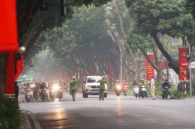 Cận cảnh: Dẫn đoàn đại biểu dự Đại hội XIII - 8 Cận cảnh: Dẫn đoàn đại biểu dự Đại hội XIII - 8