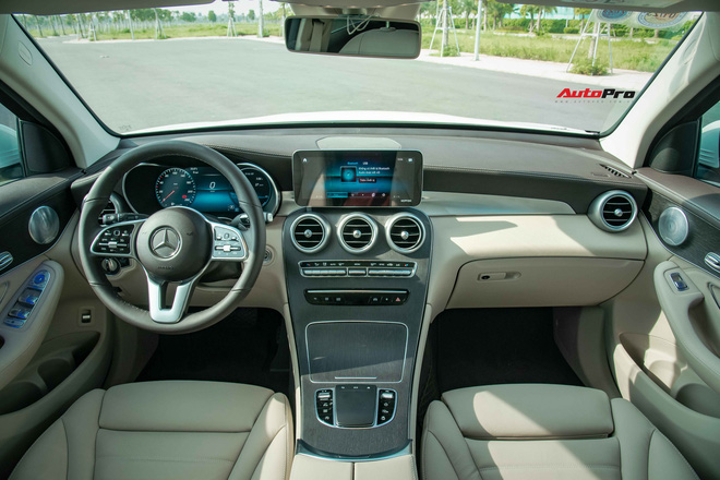 Rẻ hơn nửa tỷ, chọn Mercedes-Benz GLC 300 lắp ráp hay BMW X3 xDrive30i nhập 'full option'? - 3 Rẻ hơn nửa tỷ, chọn Mercedes-Benz GLC 300 lắp ráp hay BMW X3 xDrive30i nhập 'full option'? - 3