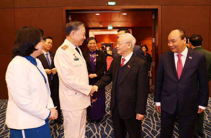 Chùm ảnh: Tổng Bí thư, Chủ tịch nước và các đại biểu dự phiên trù bị Đại hội XIII - 3 Chùm ảnh: Tổng Bí thư, Chủ tịch nước và các đại biểu dự phiên trù bị Đại hội XIII - 3