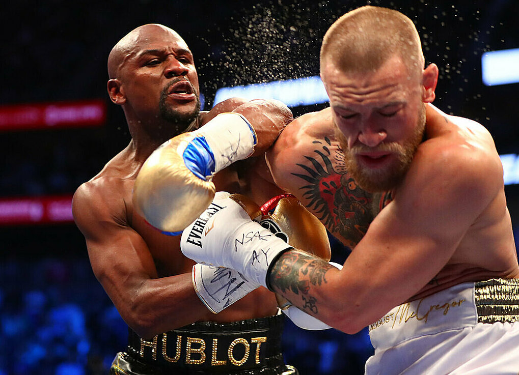 Mayweather gọi McGregor là 'McLoser' Mayweather gọi McGregor là 'McLoser'