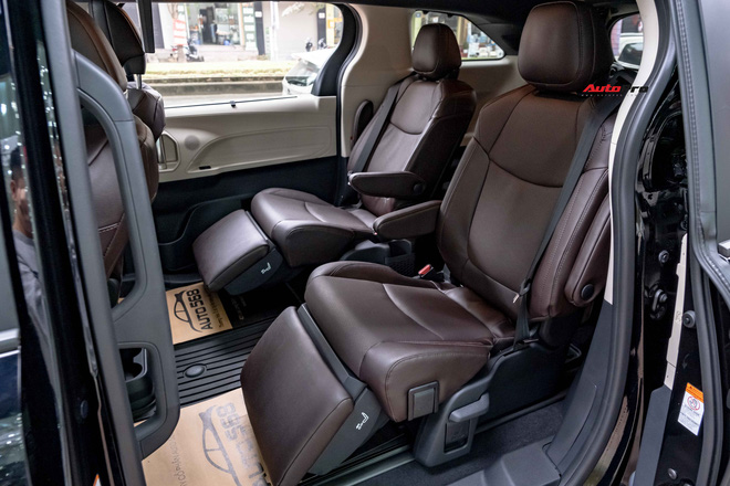 Chi tiết Toyota Sienna 2021 đầu tiên Việt Nam: Ngoài hầm hố như SUV, trong sang xịn chuẩn minivan cho nhà giàu - 11 Chi tiết Toyota Sienna 2021 đầu tiên Việt Nam: Ngoài hầm hố như SUV, trong sang xịn chuẩn minivan cho nhà giàu - 11