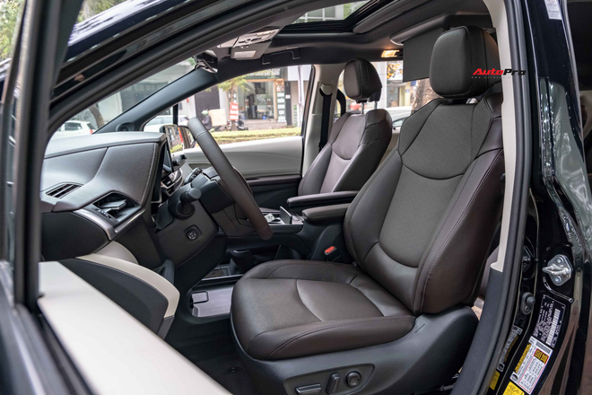 Chi tiết Toyota Sienna 2021 đầu tiên Việt Nam: Ngoài hầm hố như SUV, trong sang xịn chuẩn minivan cho nhà giàu - 10 Chi tiết Toyota Sienna 2021 đầu tiên Việt Nam: Ngoài hầm hố như SUV, trong sang xịn chuẩn minivan cho nhà giàu - 10