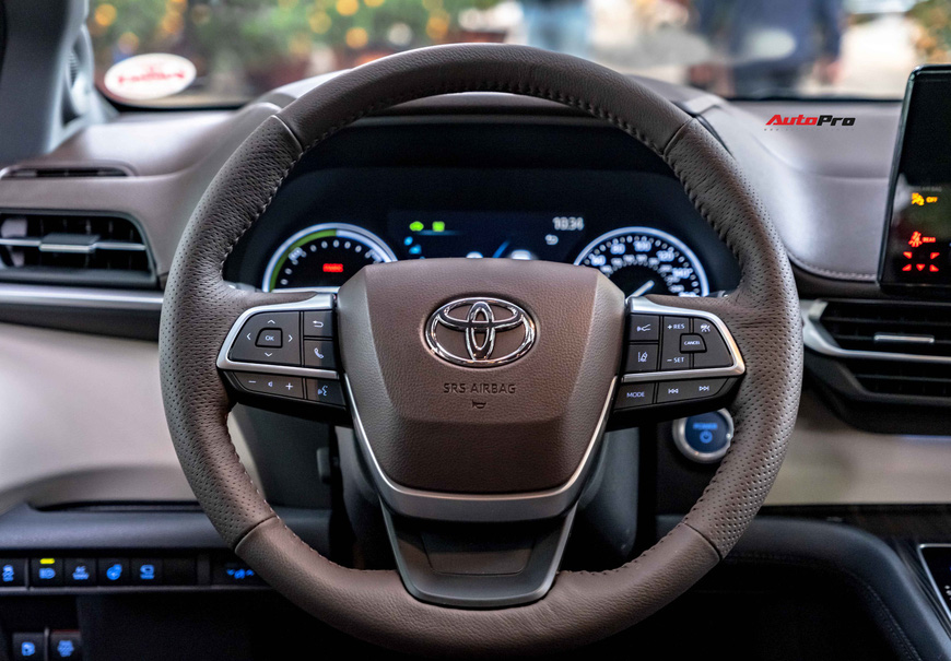 Chi tiết Toyota Sienna 2021 đầu tiên Việt Nam: Ngoài hầm hố như SUV, trong sang xịn chuẩn minivan cho nhà giàu - 13 Chi tiết Toyota Sienna 2021 đầu tiên Việt Nam: Ngoài hầm hố như SUV, trong sang xịn chuẩn minivan cho nhà giàu - 13