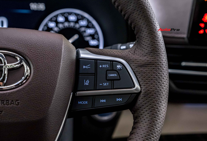 Chi tiết Toyota Sienna 2021 đầu tiên Việt Nam: Ngoài hầm hố như SUV, trong sang xịn chuẩn minivan cho nhà giàu - 15 Chi tiết Toyota Sienna 2021 đầu tiên Việt Nam: Ngoài hầm hố như SUV, trong sang xịn chuẩn minivan cho nhà giàu - 15