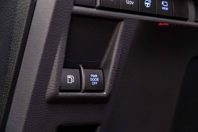 Chi tiết Toyota Sienna 2021 đầu tiên Việt Nam: Ngoài hầm hố như SUV, trong sang xịn chuẩn minivan cho nhà giàu - 21 Chi tiết Toyota Sienna 2021 đầu tiên Việt Nam: Ngoài hầm hố như SUV, trong sang xịn chuẩn minivan cho nhà giàu - 21