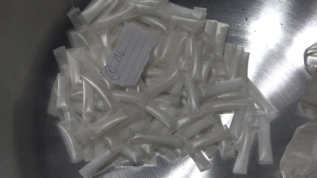 CLIP: Phá ổ ma túy 'khủng' ở Tiền Giang do 1 phụ nữ 61 tuổi cầm đầu - 7 CLIP: Phá ổ ma túy 'khủng' ở Tiền Giang do 1 phụ nữ 61 tuổi cầm đầu - 7