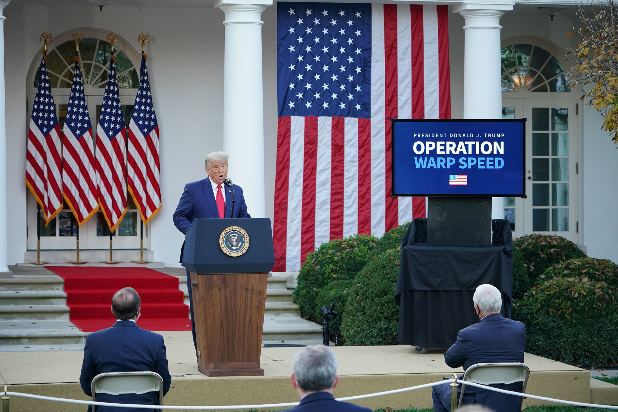 Hạ viện Mỹ chuyển điều khoản luận tội cựu tổng thống Trump lên Thượng viện Hạ viện Mỹ chuyển điều khoản luận tội cựu tổng thống Trump lên Thượng viện