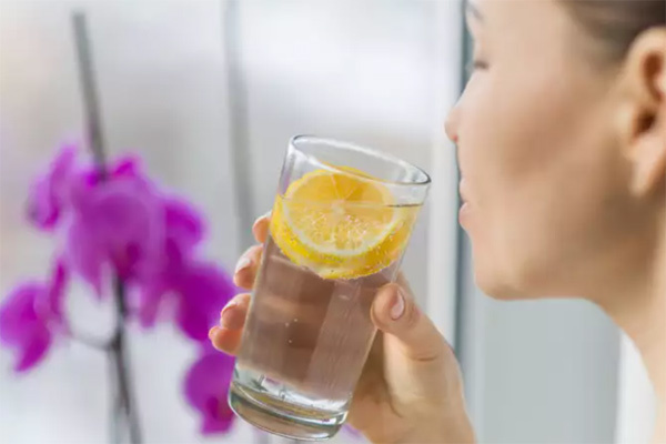 Uống nước lọc để giảm cân kiểu Nhật Uống nước lọc để giảm cân kiểu Nhật