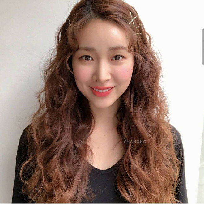 Hair stylist người Hàn mách chọn màu tóc hợp với tông da mỗi người, hóa ra đây lại là cách đơn giản nhất để F5 nhan sắc - 21 Hair stylist người Hàn mách chọn màu tóc hợp với tông da mỗi người, hóa ra đây lại là cách đơn giản nhất để F5 nhan sắc - 21