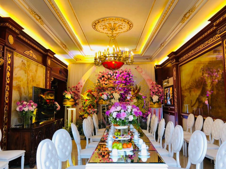 Không tin nổi khi cô dâu trong đám cưới tiền tỷ với dàn xe rước dâu 300 ô tô sang xịn ở Bắc Ninh tiết lộ bất ngờ về thân phận của chú rể - 1 Không tin nổi khi cô dâu trong đám cưới tiền tỷ với dàn xe rước dâu 300 ô tô sang xịn ở Bắc Ninh tiết lộ bất ngờ về thân phận của chú rể - 1