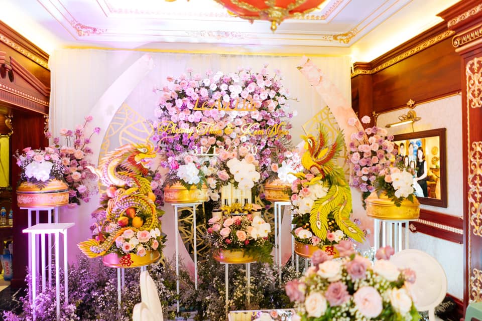 Không tin nổi khi cô dâu trong đám cưới tiền tỷ với dàn xe rước dâu 300 ô tô sang xịn ở Bắc Ninh tiết lộ bất ngờ về thân phận của chú rể - 2 Không tin nổi khi cô dâu trong đám cưới tiền tỷ với dàn xe rước dâu 300 ô tô sang xịn ở Bắc Ninh tiết lộ bất ngờ về thân phận của chú rể - 2