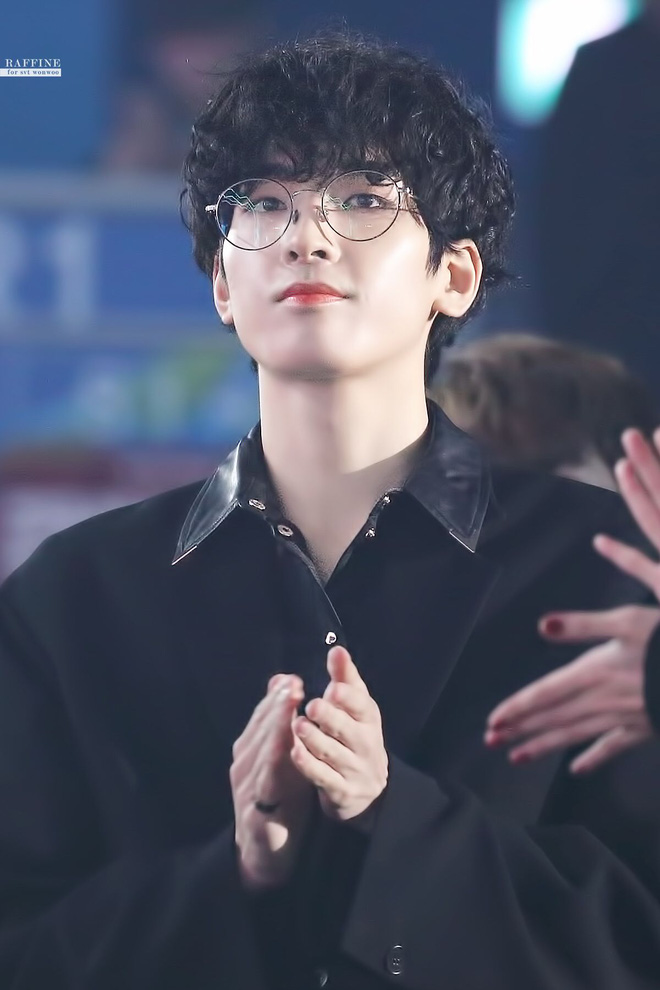 Biến căng: Nam thần Kpop mới nổi lộ status chê bai nhan sắc Hyeri (Reply 1988), fan bênh nhưng còn gây tranh cãi hơn - 5 Biến căng: Nam thần Kpop mới nổi lộ status chê bai nhan sắc Hyeri (Reply 1988), fan bênh nhưng còn gây tranh cãi hơn - 5