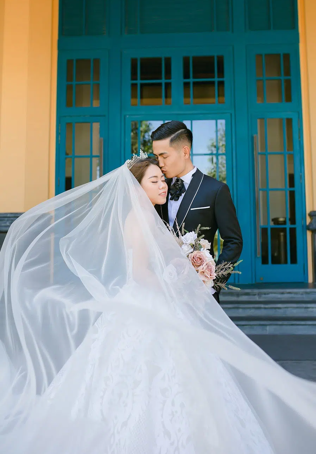 Không tin nổi khi cô dâu trong đám cưới tiền tỷ với dàn xe rước dâu 300 ô tô sang xịn ở Bắc Ninh tiết lộ bất ngờ về thân phận của chú rể - 14 Không tin nổi khi cô dâu trong đám cưới tiền tỷ với dàn xe rước dâu 300 ô tô sang xịn ở Bắc Ninh tiết lộ bất ngờ về thân phận của chú rể - 14