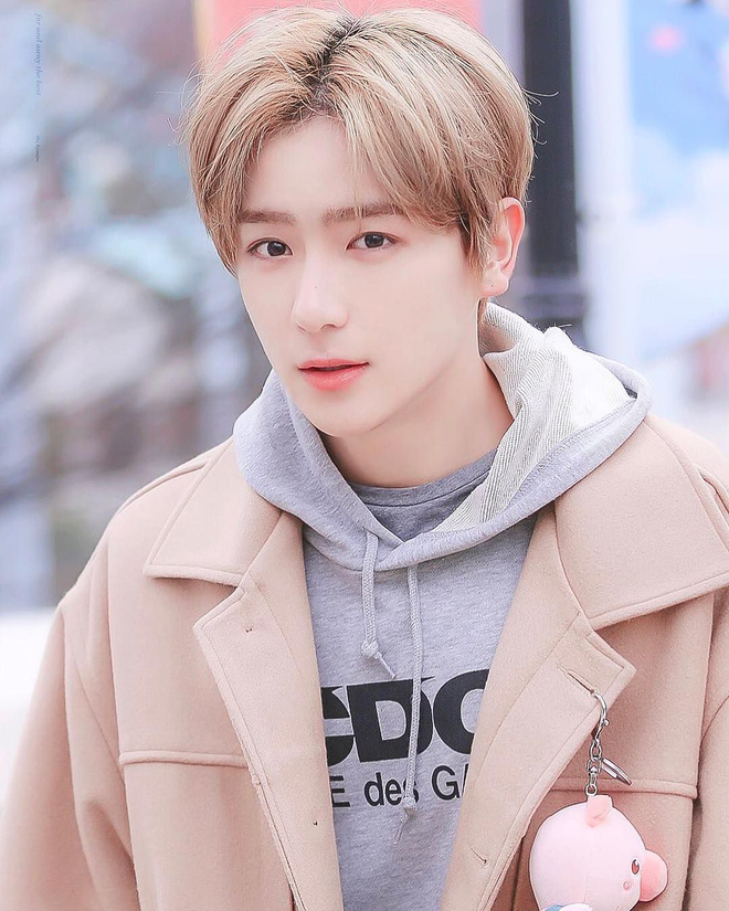 Biến căng: Nam thần Kpop mới nổi lộ status chê bai nhan sắc Hyeri (Reply 1988), fan bênh nhưng còn gây tranh cãi hơn Biến căng: Nam thần Kpop mới nổi lộ status chê bai nhan sắc Hyeri (Reply 1988), fan bênh nhưng còn gây tranh cãi hơn