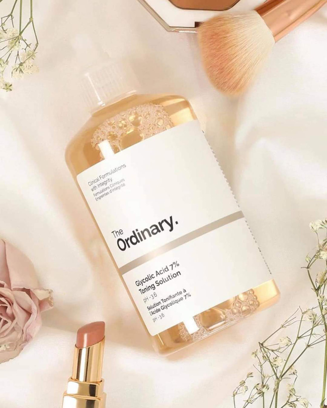 6 lọ toner chứa AHA bạn nên dùng từ bây giờ, để đến Tết da căng bóng không tì vết - 1 6 lọ toner chứa AHA bạn nên dùng từ bây giờ, để đến Tết da căng bóng không tì vết - 1