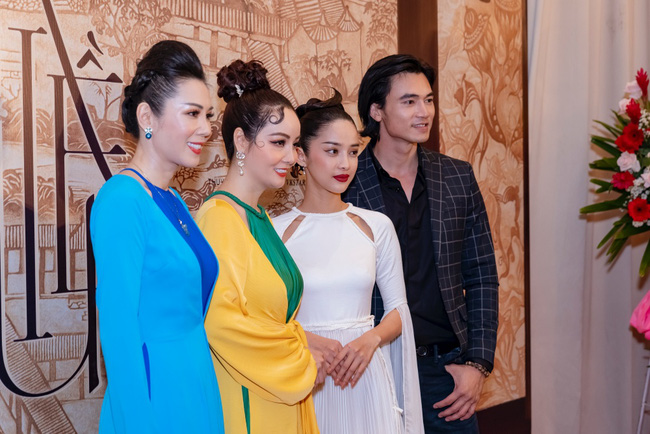'Nàng Kiều' lần đầu xuất hiện công khai, nhan sắc xinh đẹp nhưng thần thái bị Hoạn Thư lấn át - 5 'Nàng Kiều' lần đầu xuất hiện công khai, nhan sắc xinh đẹp nhưng thần thái bị Hoạn Thư lấn át - 5