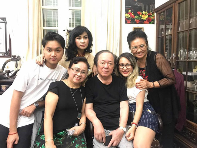 Cuộc đời NSND Trung Kiên: Luôn tự hào về cậu con trai nổi tiếng Quốc Trung, vẫn đối xử tốt với Thanh Lam dù là con dâu cũ - 3 Cuộc đời NSND Trung Kiên: Luôn tự hào về cậu con trai nổi tiếng Quốc Trung, vẫn đối xử tốt với Thanh Lam dù là con dâu cũ - 3