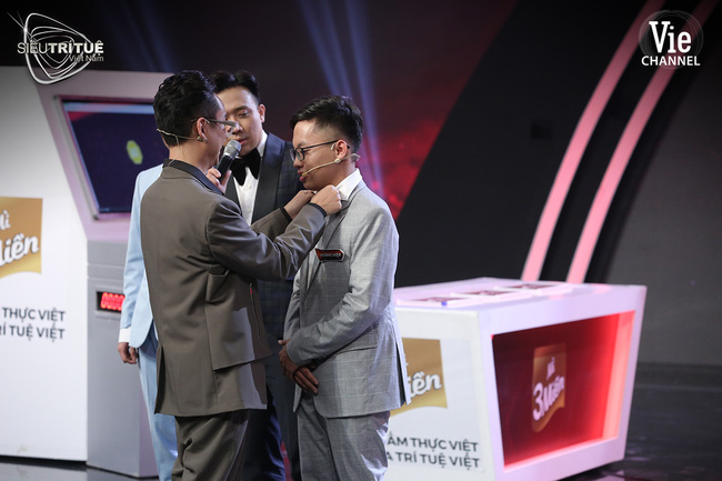 Tập cuối Siêu trí tuệ: 'Phù thủy toán học' Huy Hoàng khiến dân tình dậy sóng, gặp thử thách khủng vẫn nói nhẹ tựa lông hồng - 4 Tập cuối Siêu trí tuệ: 'Phù thủy toán học' Huy Hoàng khiến dân tình dậy sóng, gặp thử thách khủng vẫn nói nhẹ tựa lông hồng - 4