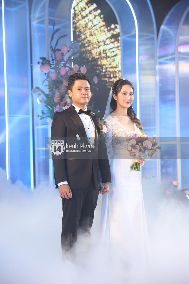 Mẹ vợ Phan Thành tiết lộ đám cưới: Suýt thì không thể tổ chức, 800 chỗ nhưng vẫn thiếu bàn - 4