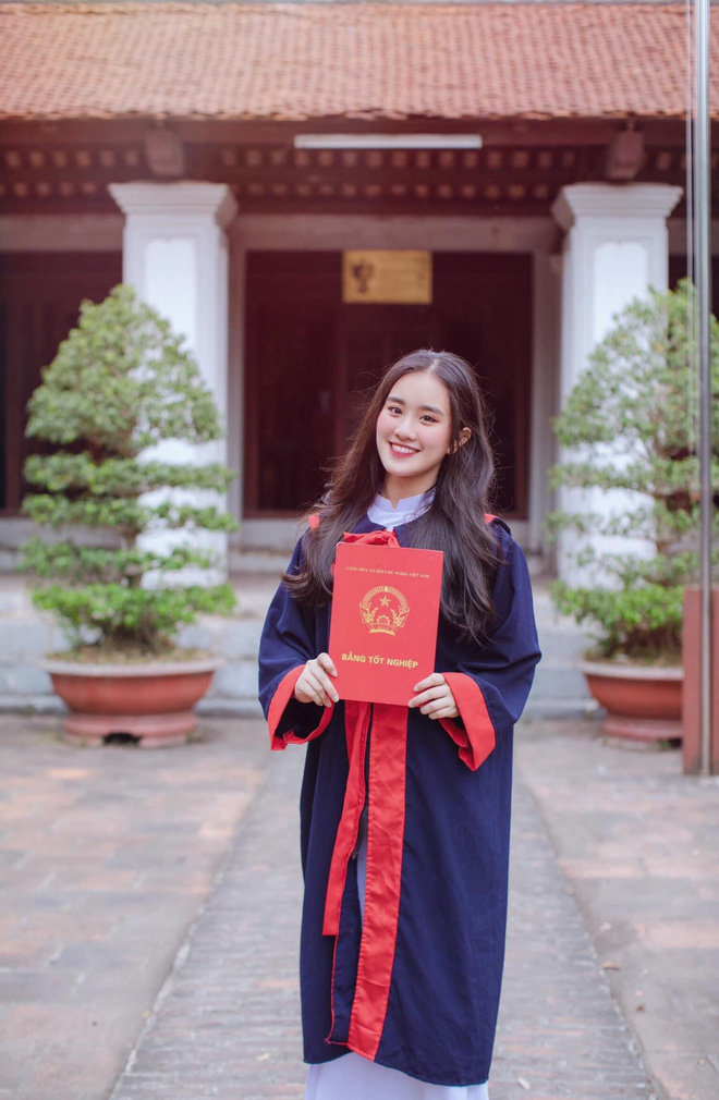 Nữ sinh nổi tiếng sau điệu nhảy trong ngày khai giảng: Đoạn clip triệu view khiến cuộc sống cô gái thay đổi - 1