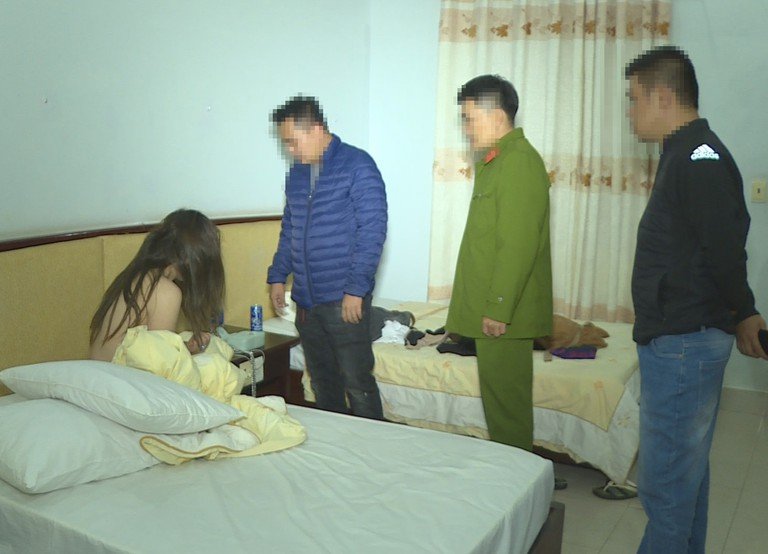 Hà Nội: Triệt phá đường dây mua bán dâm phục vụ tận nhà Hà Nội: Triệt phá đường dây mua bán dâm phục vụ tận nhà