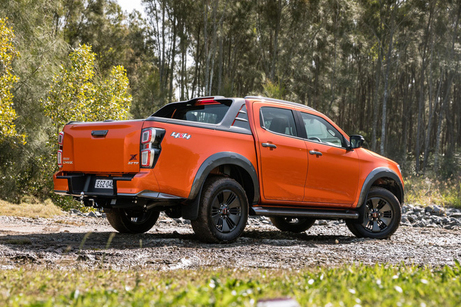 Isuzu D-Max 2021 cập cảng Việt Nam, đại lý nhận đặt cọc giao sau Tết: Bán tải 'lột xác' toàn diện đấu Ford Ranger - 7 Isuzu D-Max 2021 cập cảng Việt Nam, đại lý nhận đặt cọc giao sau Tết: Bán tải 'lột xác' toàn diện đấu Ford Ranger - 7