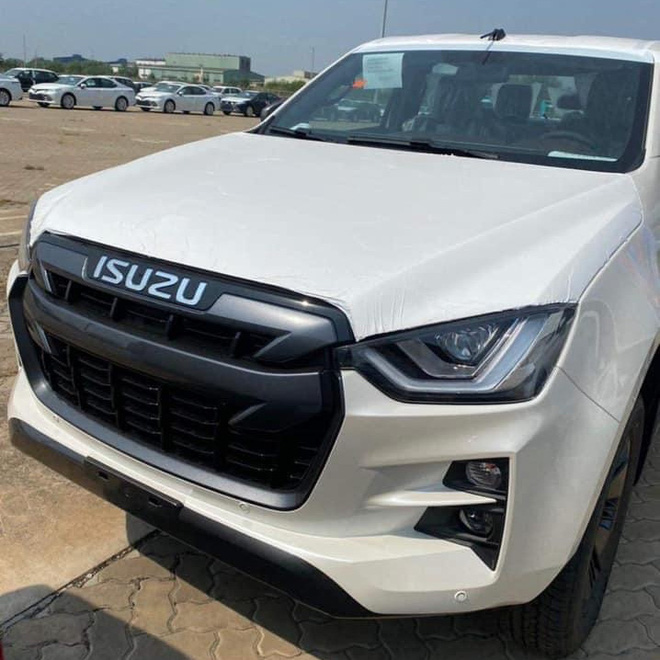 Isuzu D-Max 2021 cập cảng Việt Nam, đại lý nhận đặt cọc giao sau Tết: Bán tải 'lột xác' toàn diện đấu Ford Ranger Isuzu D-Max 2021 cập cảng Việt Nam, đại lý nhận đặt cọc giao sau Tết: Bán tải 'lột xác' toàn diện đấu Ford Ranger
