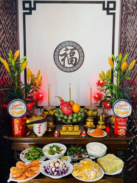 Mâm cỗ cúng ông Công ông Táo bắt mắt của gia đình các sao Việt - 8 Mâm cỗ cúng ông Công ông Táo bắt mắt của gia đình các sao Việt - 8