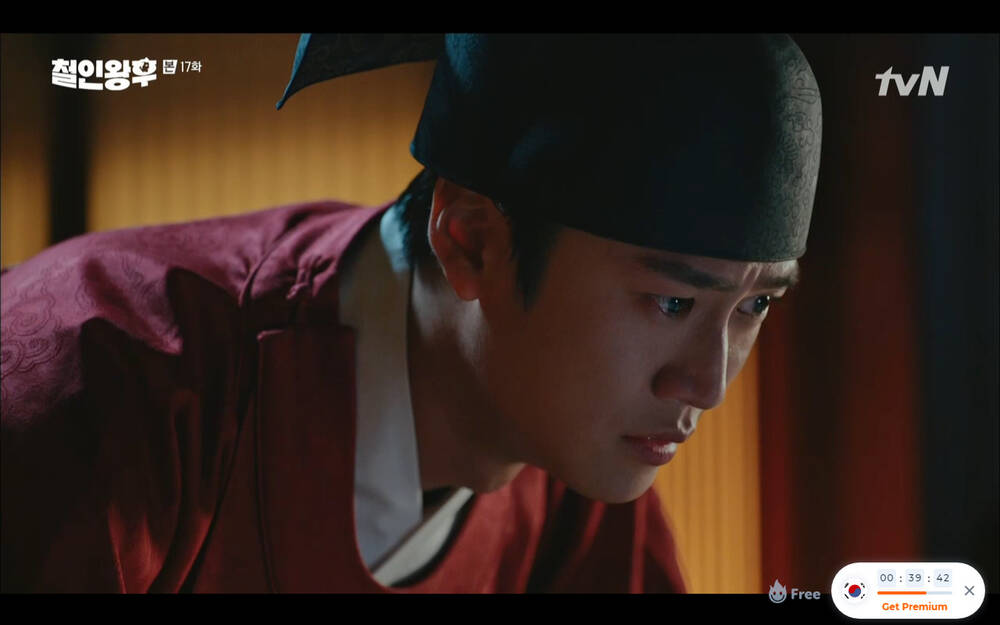 'Mr. Queen' tập 17: Kim Jung Hyun từ bỏ mạng sống để cứu mẹ con Shin Hye Sun, cuộc chia tay số phận? - 44 'Mr. Queen' tập 17: Kim Jung Hyun từ bỏ mạng sống để cứu mẹ con Shin Hye Sun, cuộc chia tay số phận? - 44