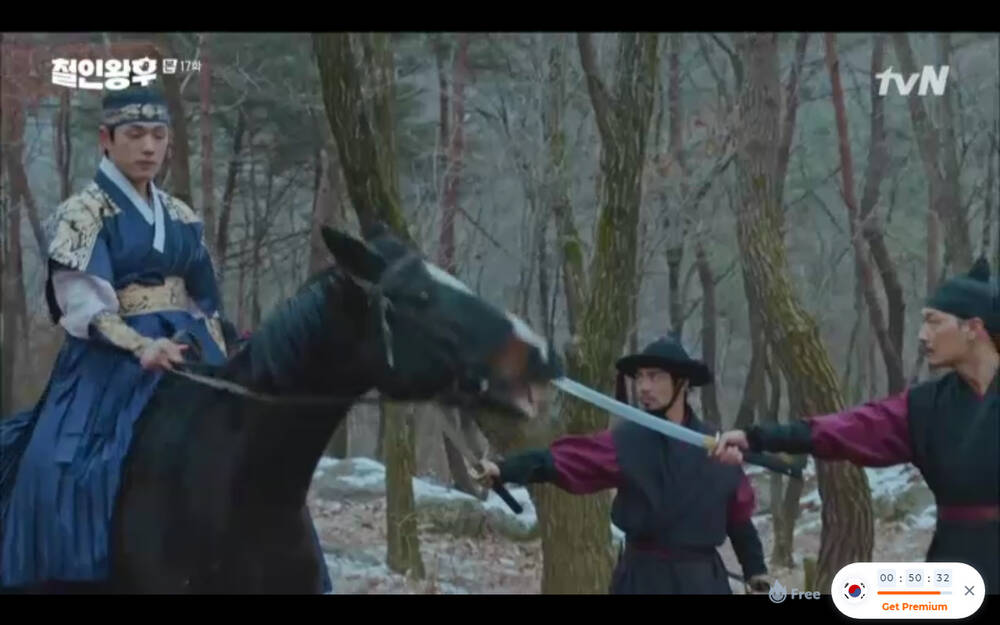 'Mr. Queen' tập 17: Kim Jung Hyun từ bỏ mạng sống để cứu mẹ con Shin Hye Sun, cuộc chia tay số phận? - 56 'Mr. Queen' tập 17: Kim Jung Hyun từ bỏ mạng sống để cứu mẹ con Shin Hye Sun, cuộc chia tay số phận? - 56