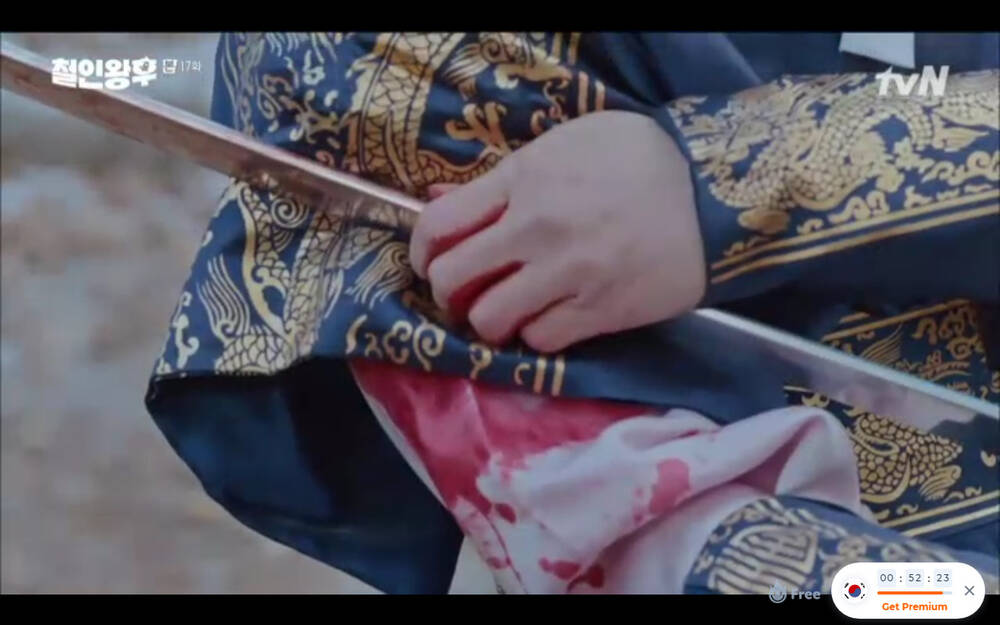 'Mr. Queen' tập 17: Kim Jung Hyun từ bỏ mạng sống để cứu mẹ con Shin Hye Sun, cuộc chia tay số phận? - 60 'Mr. Queen' tập 17: Kim Jung Hyun từ bỏ mạng sống để cứu mẹ con Shin Hye Sun, cuộc chia tay số phận? - 60