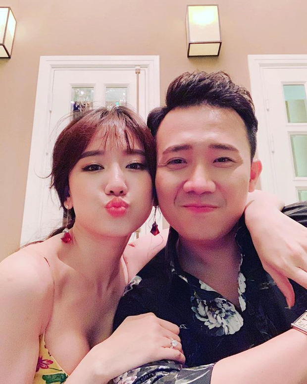 Trấn Thành khoe ảnh tụ họp cùng hội bạn mừng sinh nhật, Hari Won thành tâm điểm vì lộ bụng lùm lùm đáng nghi - 2 Trấn Thành khoe ảnh tụ họp cùng hội bạn mừng sinh nhật, Hari Won thành tâm điểm vì lộ bụng lùm lùm đáng nghi - 2