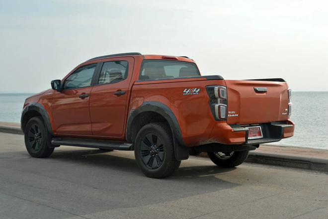 Lộ giá Isuzu D-Max 2021 sắp bán tại Việt Nam: 'Full option' chưa đến 800 triệu, thấp hơn Ford Ranger Wildtrak cả trăm triệu đồng - 3 Lộ giá Isuzu D-Max 2021 sắp bán tại Việt Nam: 'Full option' chưa đến 800 triệu, thấp hơn Ford Ranger Wildtrak cả trăm triệu đồng - 3