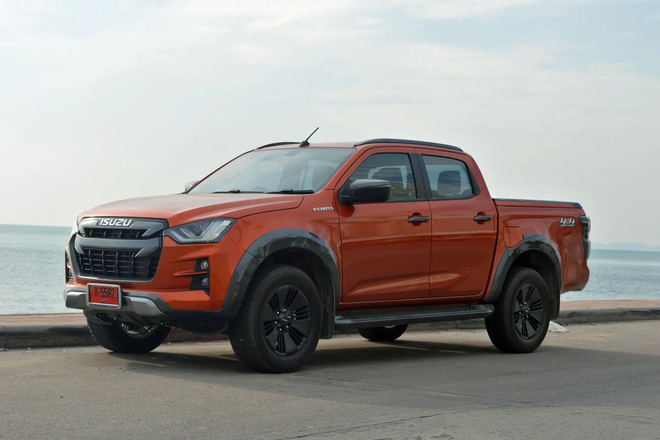 Lộ giá Isuzu D-Max 2021 sắp bán tại Việt Nam: 'Full option' chưa đến 800 triệu, thấp hơn Ford Ranger Wildtrak cả trăm triệu đồng - 2 Lộ giá Isuzu D-Max 2021 sắp bán tại Việt Nam: 'Full option' chưa đến 800 triệu, thấp hơn Ford Ranger Wildtrak cả trăm triệu đồng - 2