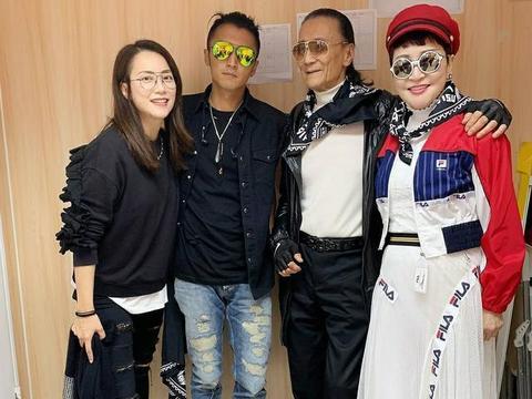 Không phải Vương Phi hay Trương Bá Chi, có 1 người phụ nữ cực kỳ quan trọng đối với Tạ Đình Phong, thậm chí còn có tin đã sinh con gái cho nam tài tử Không phải Vương Phi hay Trương Bá Chi, có 1 người phụ nữ cực kỳ quan trọng đối với Tạ Đình Phong, thậm chí còn có tin đã sinh con gái cho nam tài tử