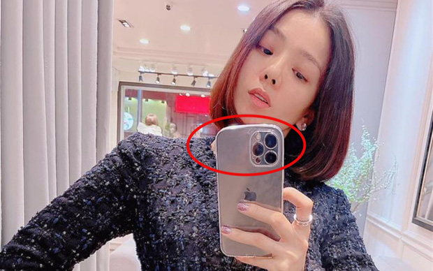 Hôm nào còn khuyên chị em bỏ app 'sống ảo', nay Lệ Quyên lại bị soi chỉnh ảnh đến méo cả điện thoại - 1 Hôm nào còn khuyên chị em bỏ app 'sống ảo', nay Lệ Quyên lại bị soi chỉnh ảnh đến méo cả điện thoại - 1